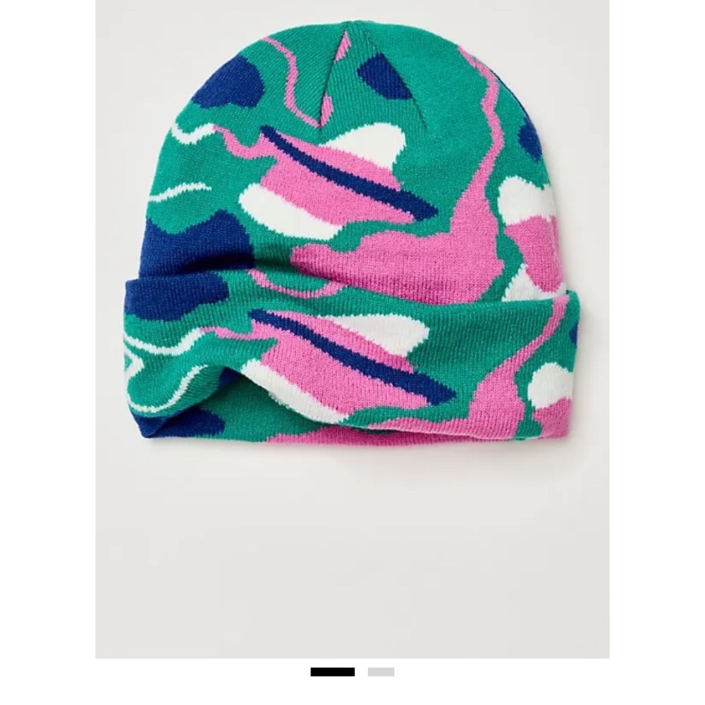 FREE PEOPLE 
Jumping Jacquard Beanie - Camo BNWT